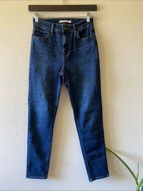Levi’s 721 High Rise Skinny Dark Wash
